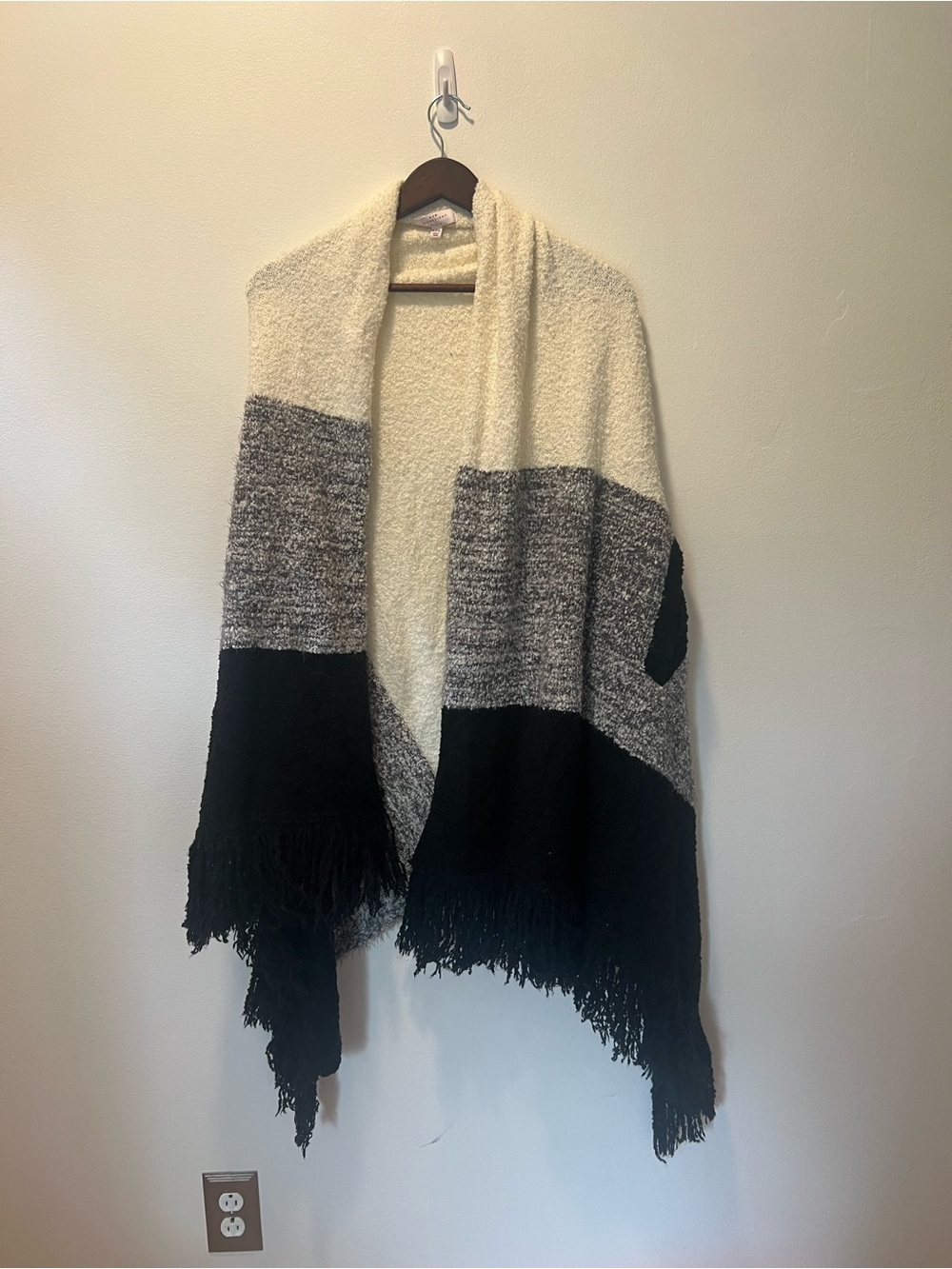 new directions Cream, Gray & Black Fringe Wrap Poncho